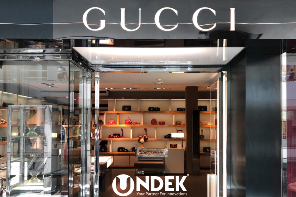 Gucci luxury fashion hous